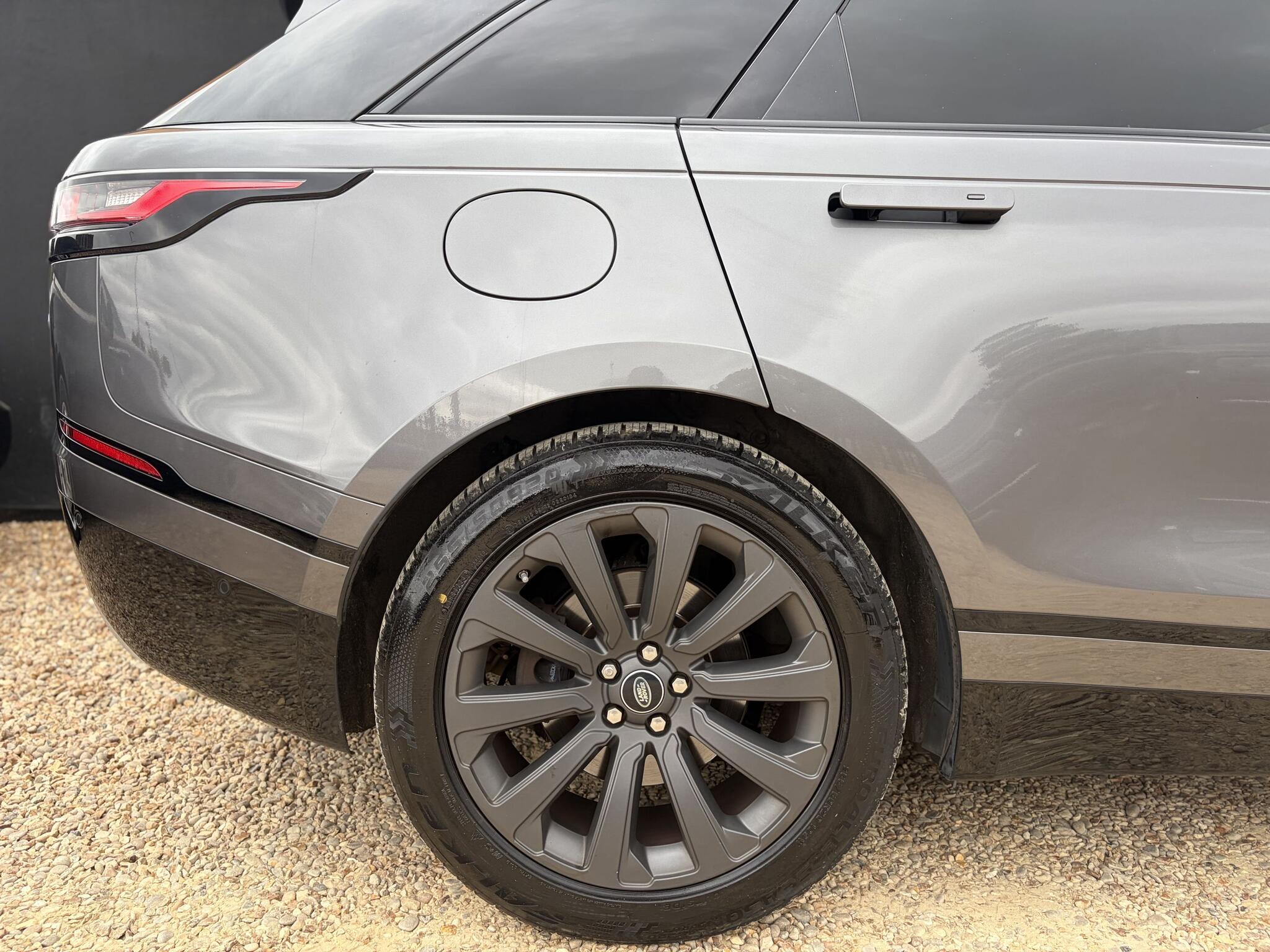 Land Rover Range Rover Velar view 13