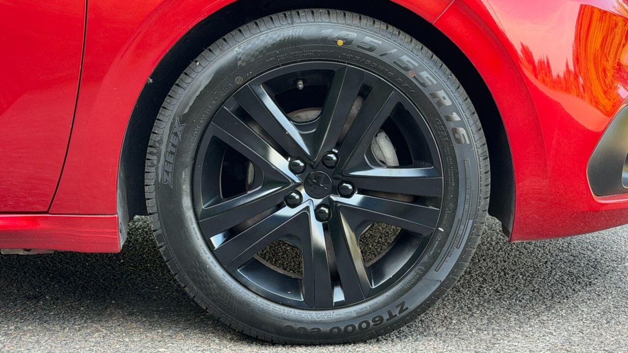 Peugeot 208 view 37