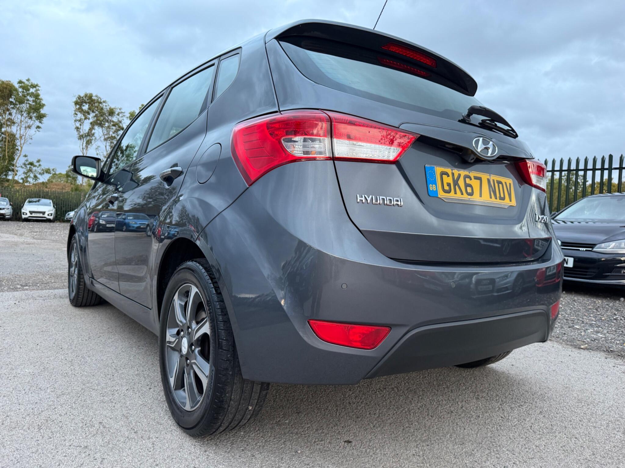 Hyundai Ix20 view 4