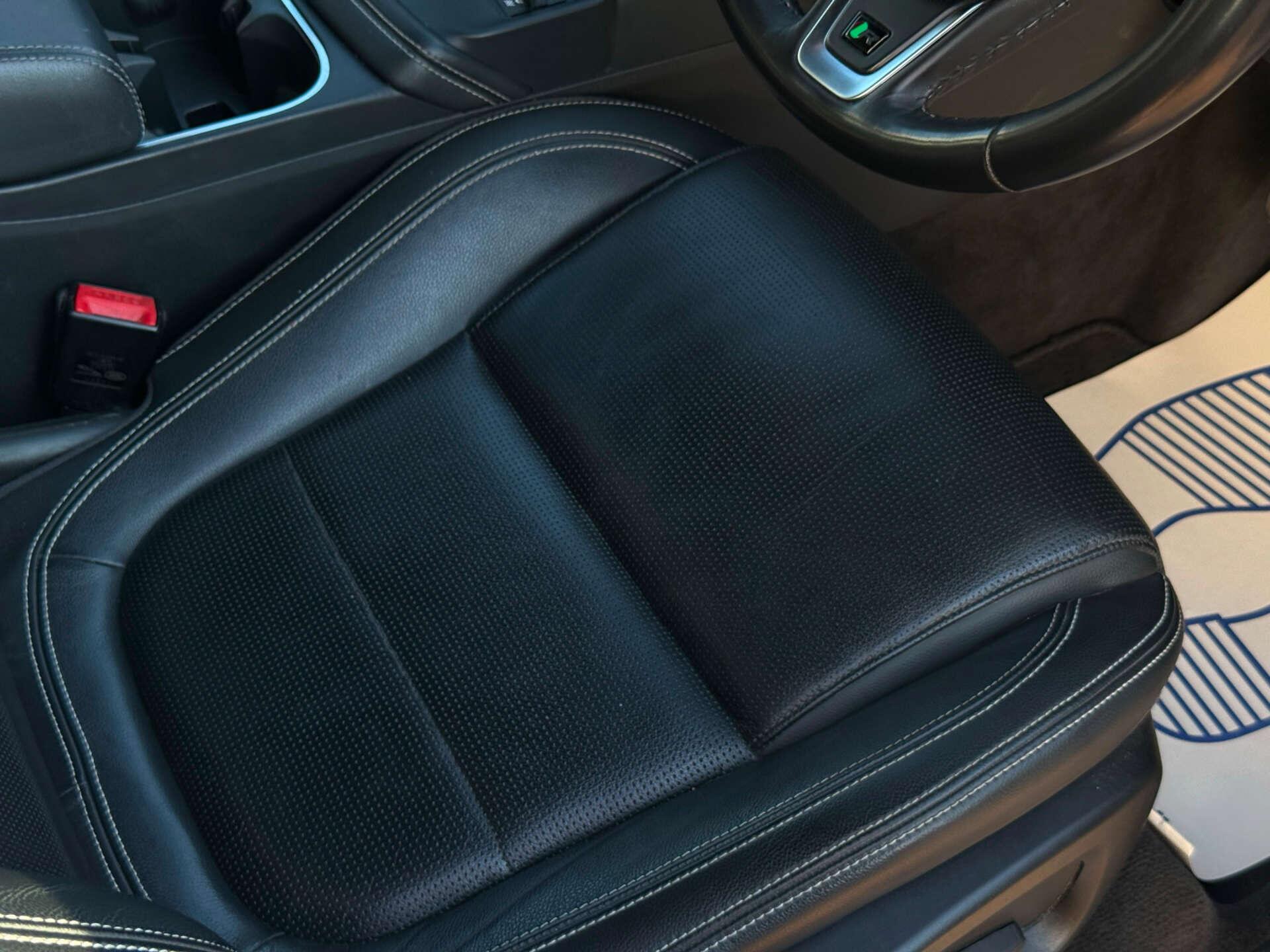 Jaguar E-Pace view 21