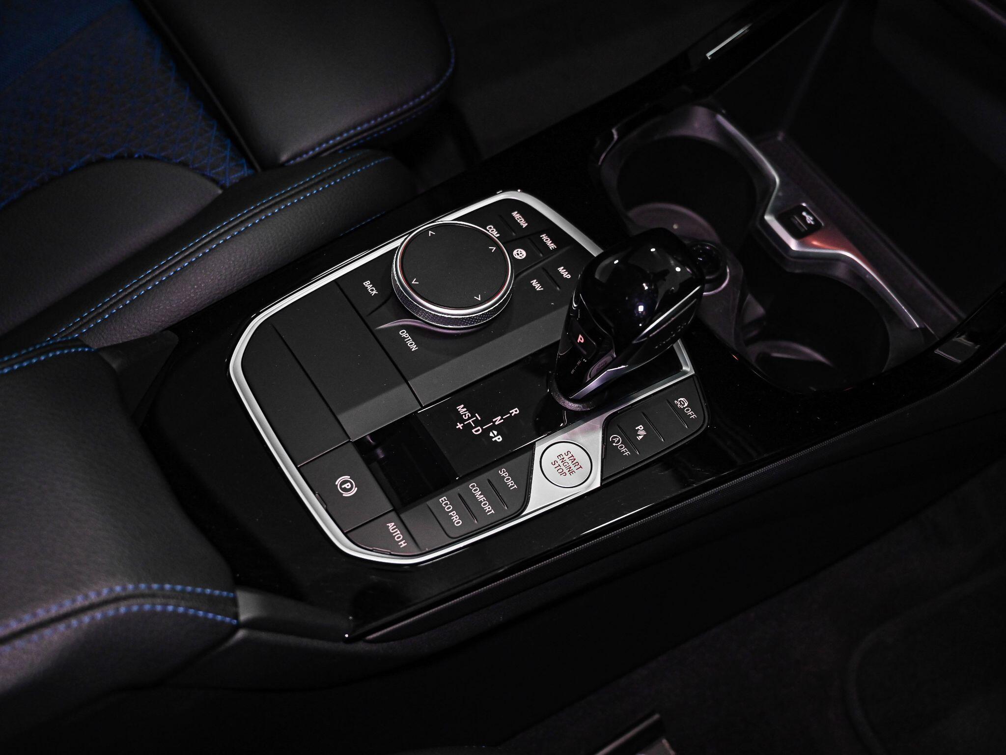 BMW 1 Series view 13