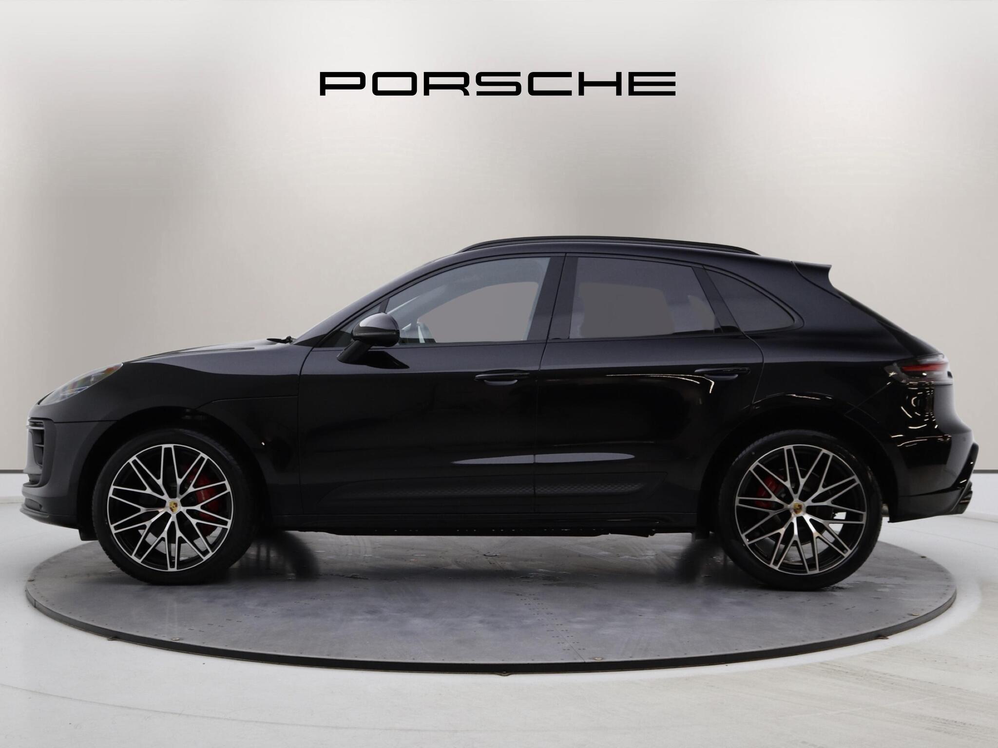 Porsche Macan view 4