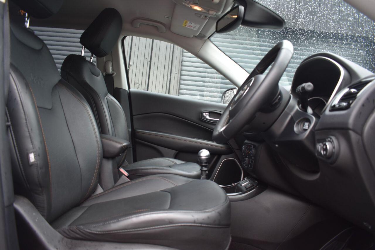Jeep Compass view 4