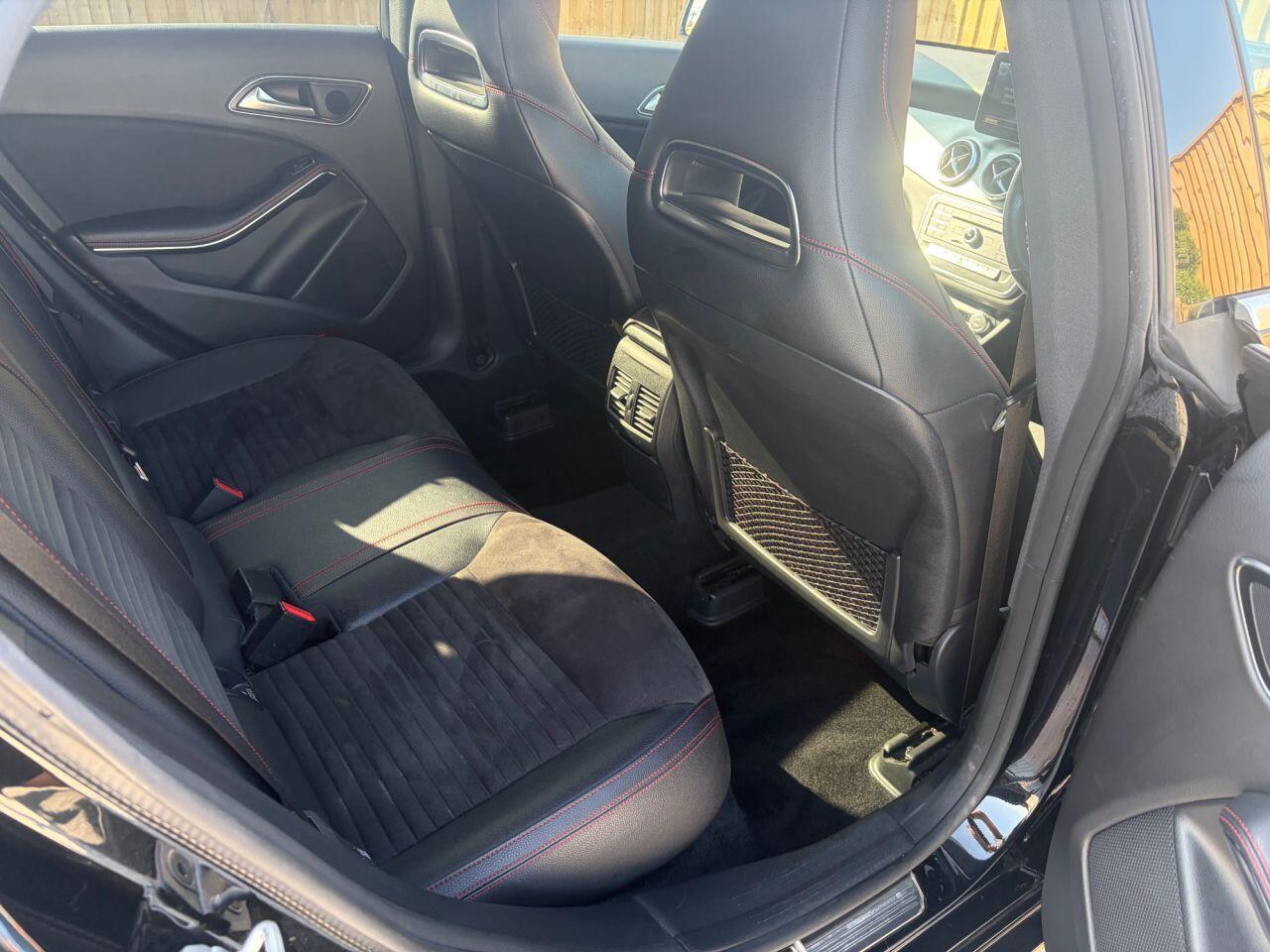 Mercedes-Benz Cla view 22