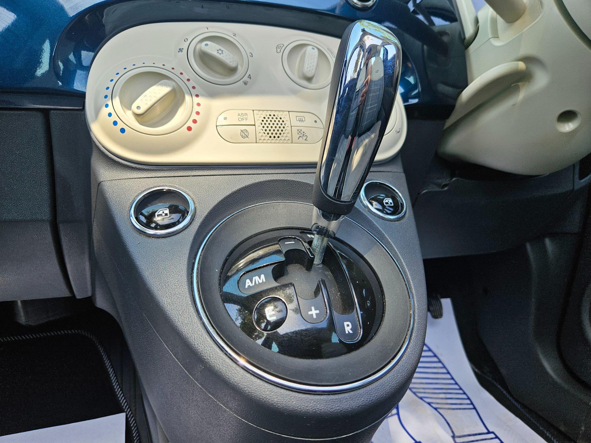2015 Fiat 500C image 32