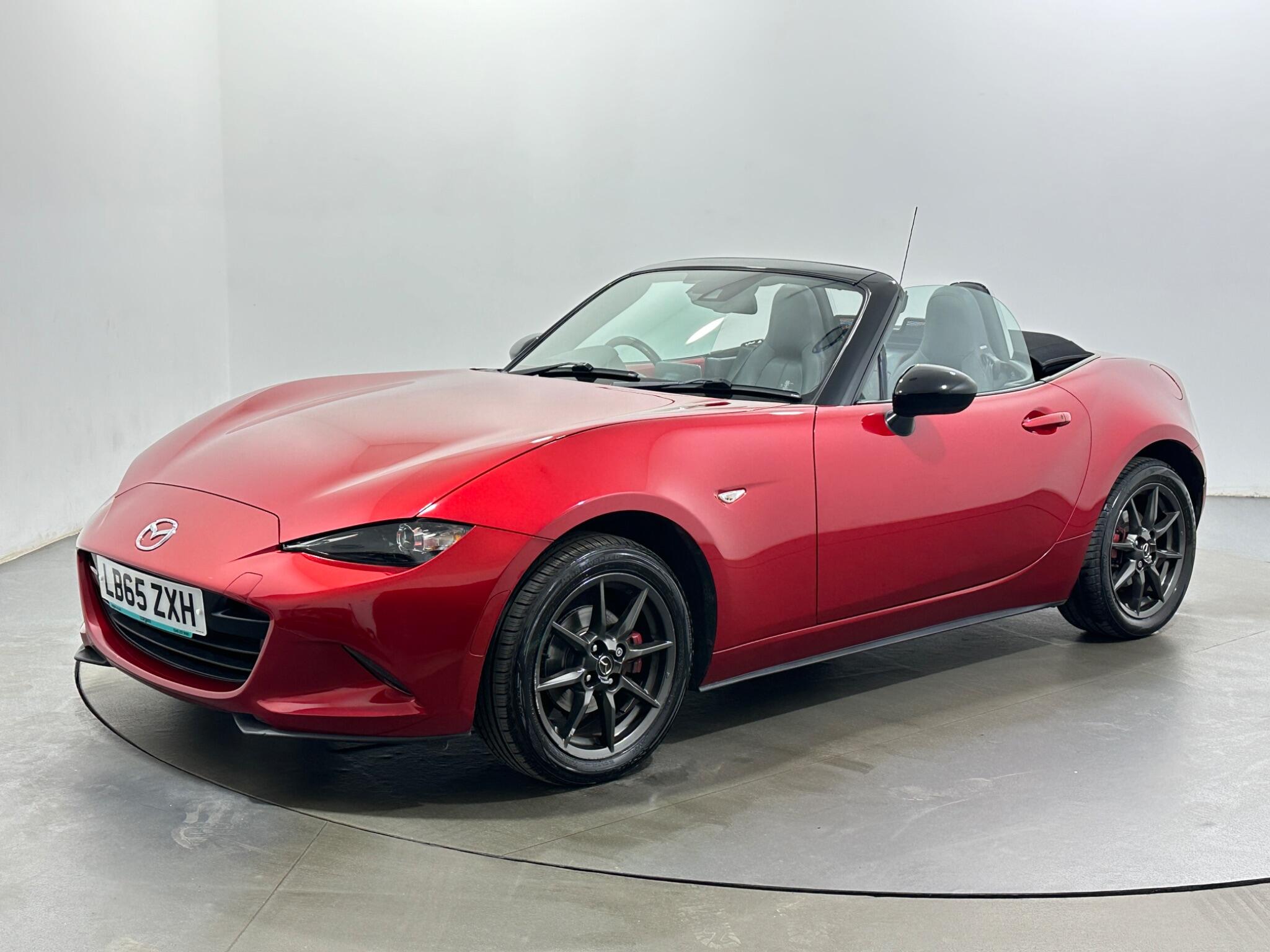 Mazda MX-5 view 4