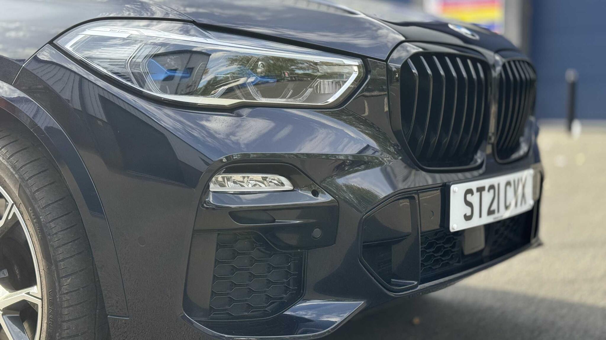 BMW X5 view 45
