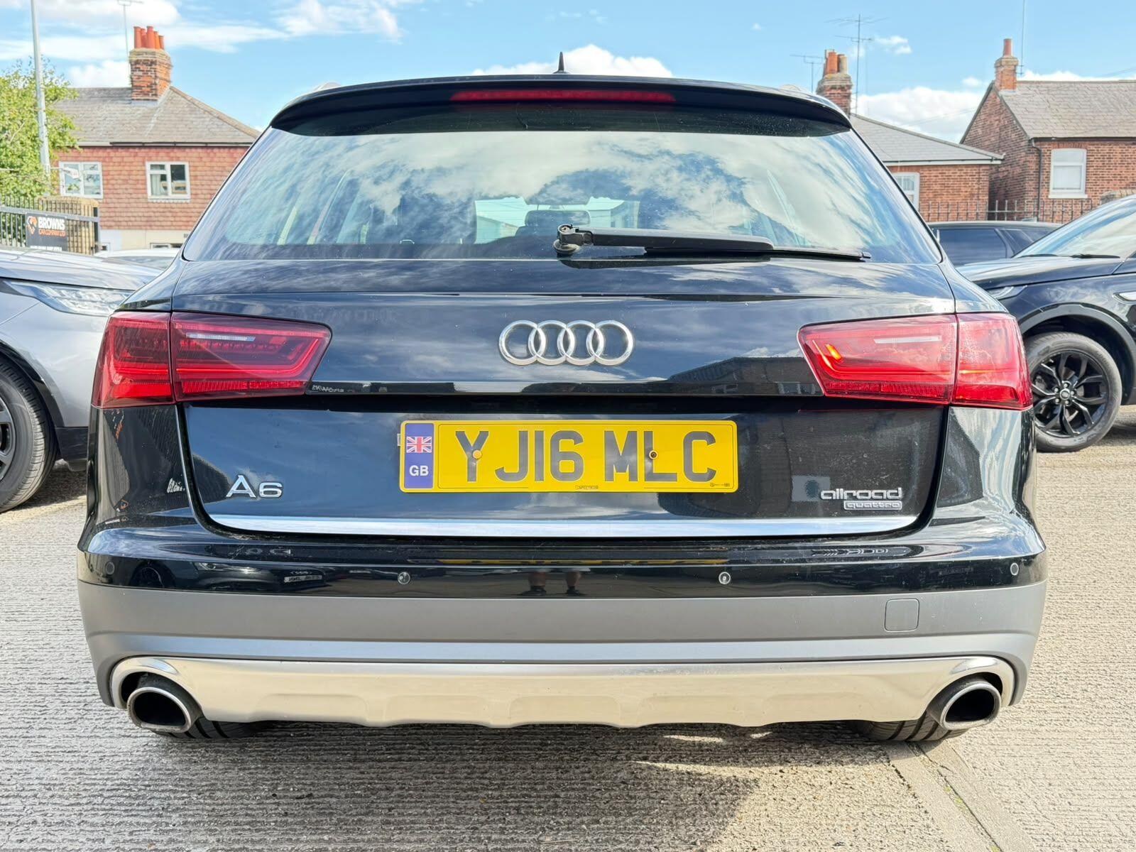 Audi A6 view 6