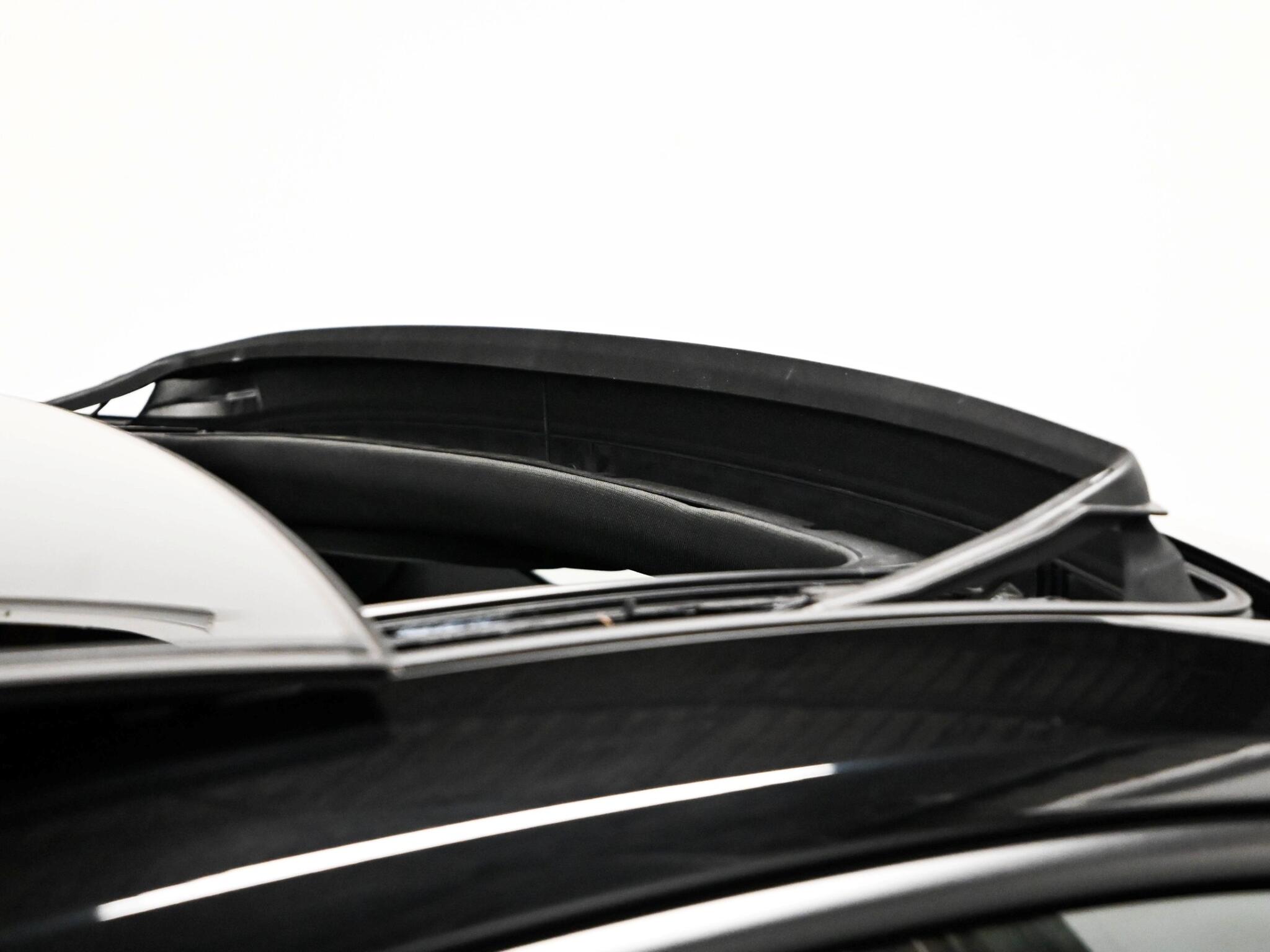 Porsche 911 view 31