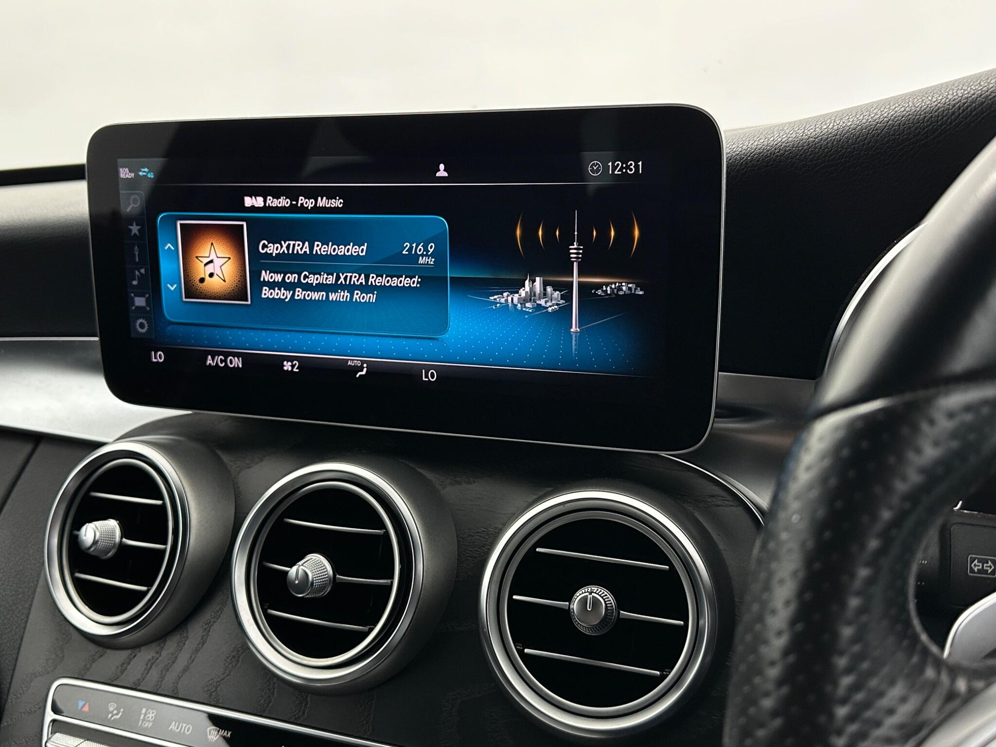 Mercedes-Benz C Class view 27