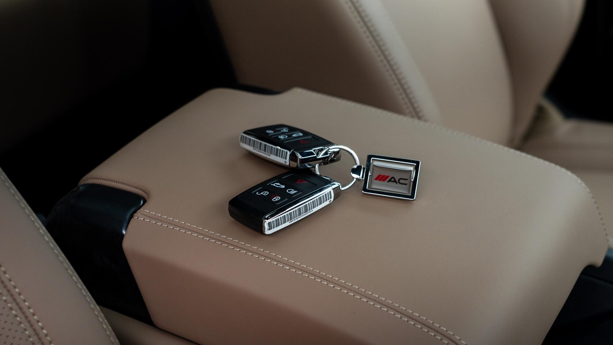 Land Rover Defender view 18