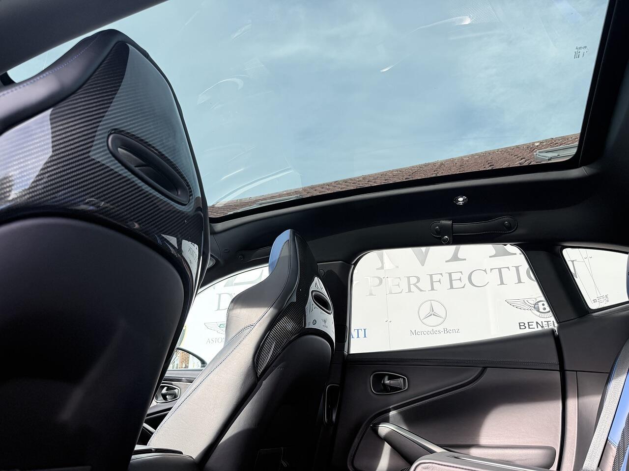 Aston Martin DBX view 43