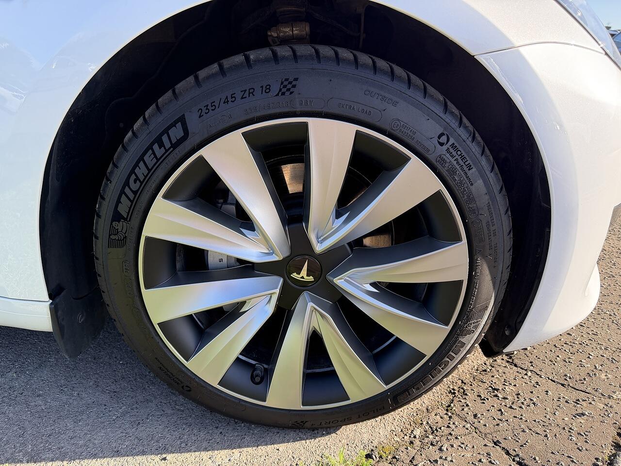 Tesla Model 3 view 18