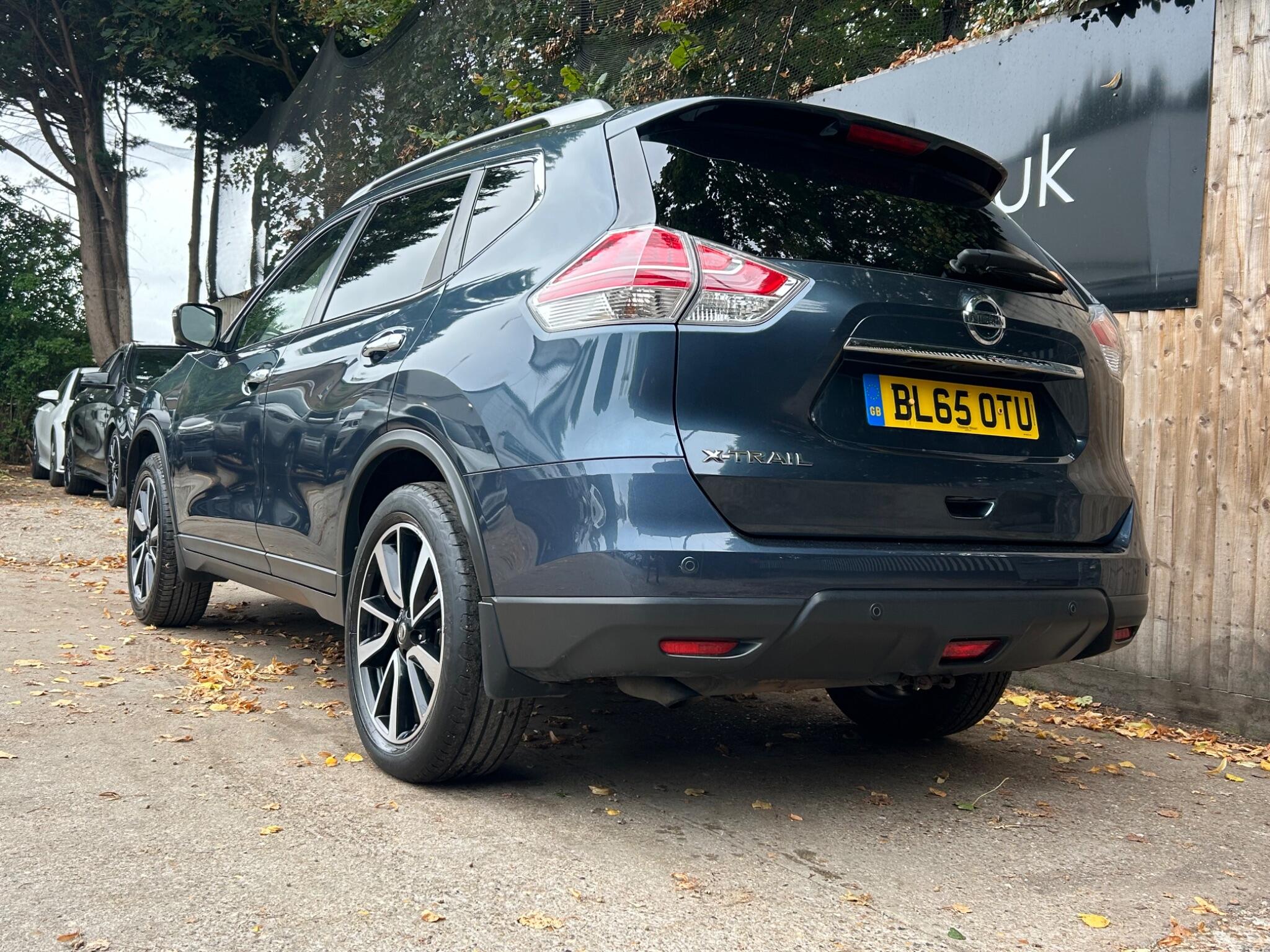Nissan X-Trail view 16