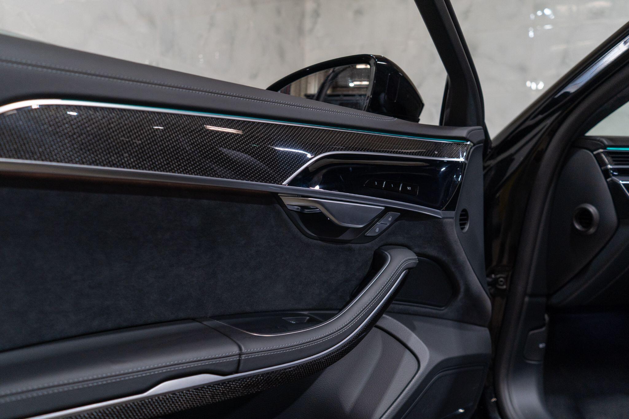 Audi S8 view 42