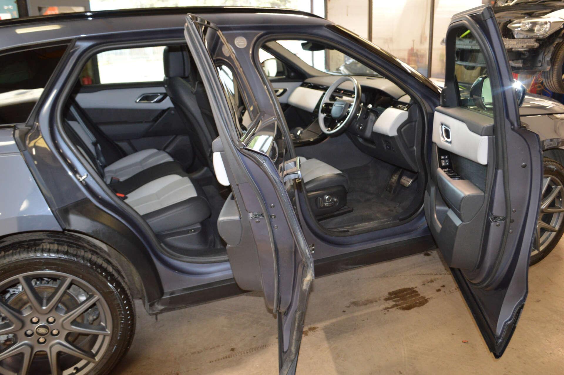 Land Rover Range Rover Velar view 29