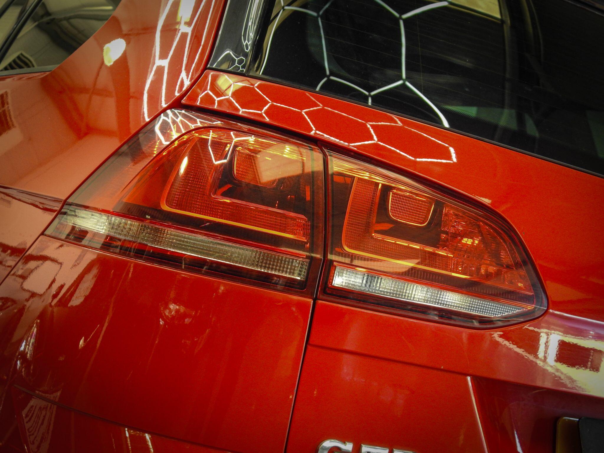 Volkswagen Golf view 17