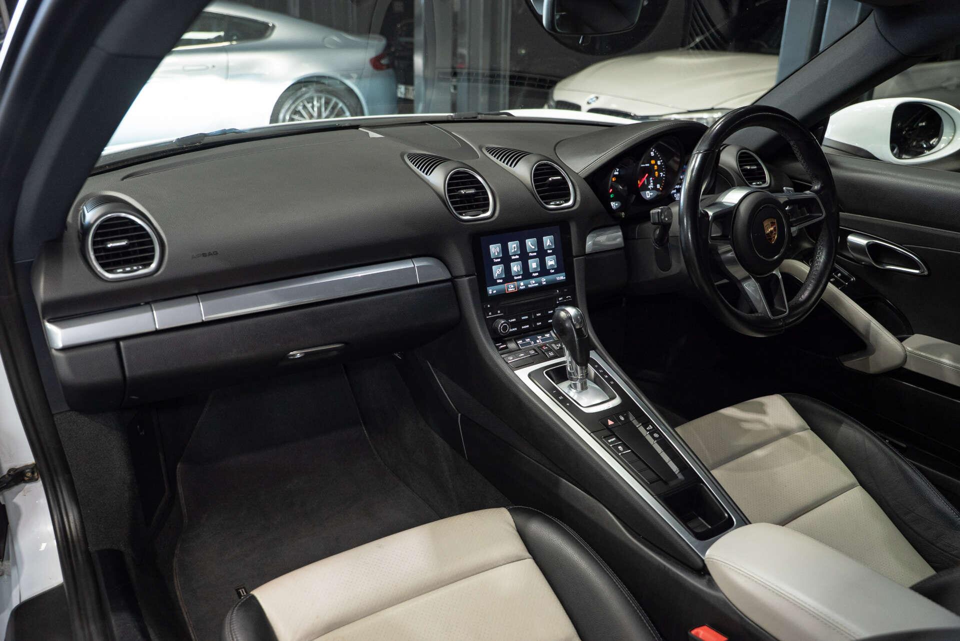 Porsche Cayman view 4
