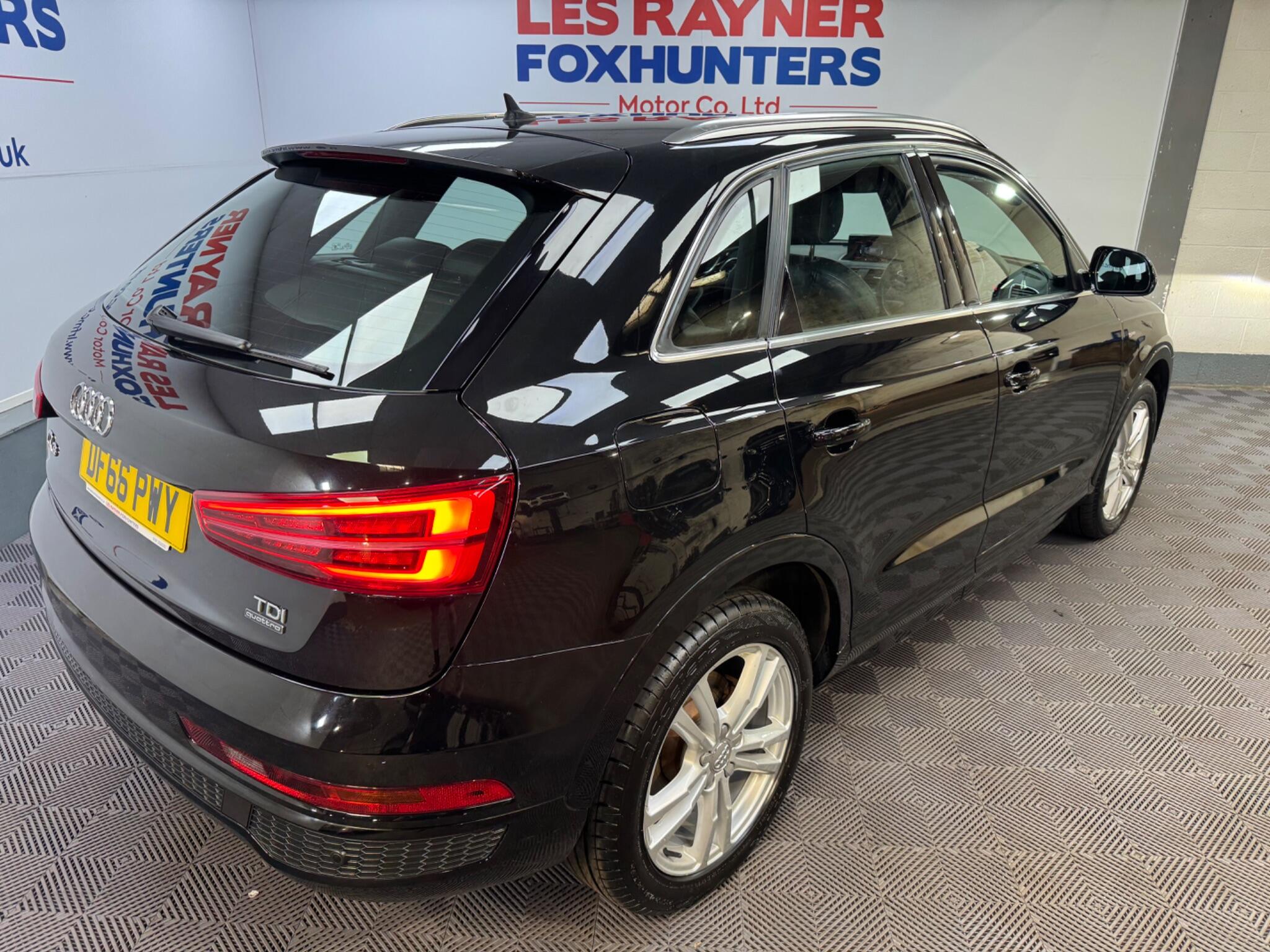 Audi Q3 view 20
