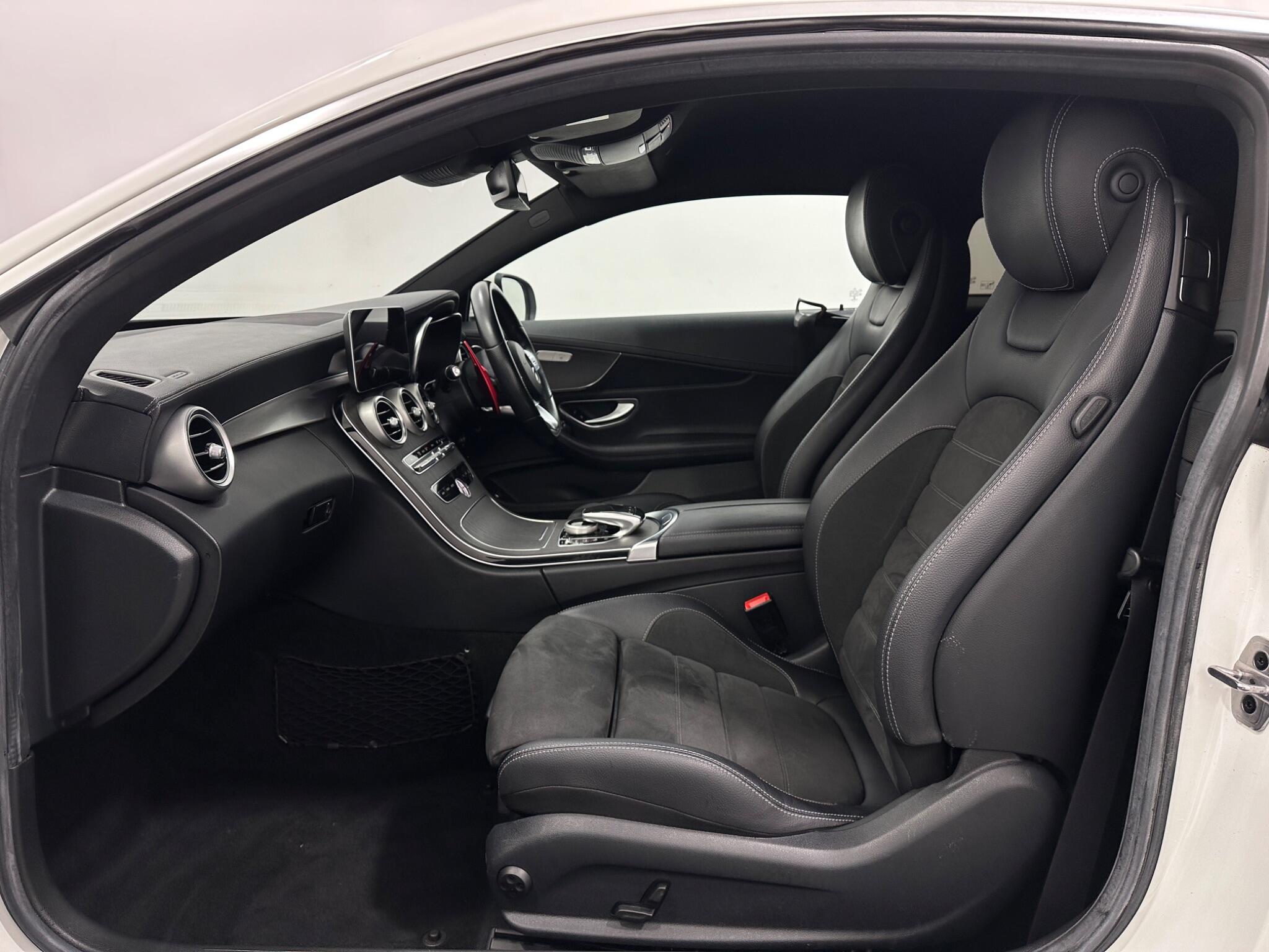 Mercedes-Benz C-Class view 36