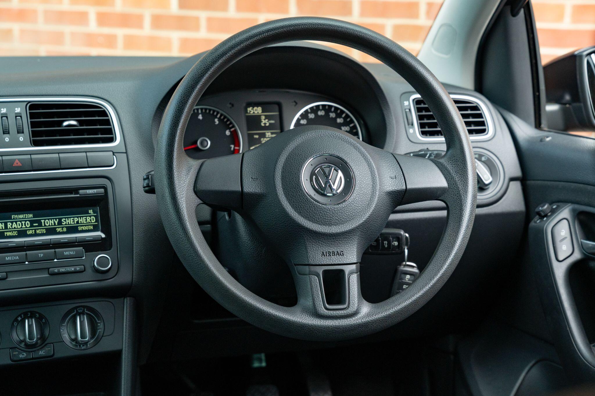 Volkswagen Polo view 12