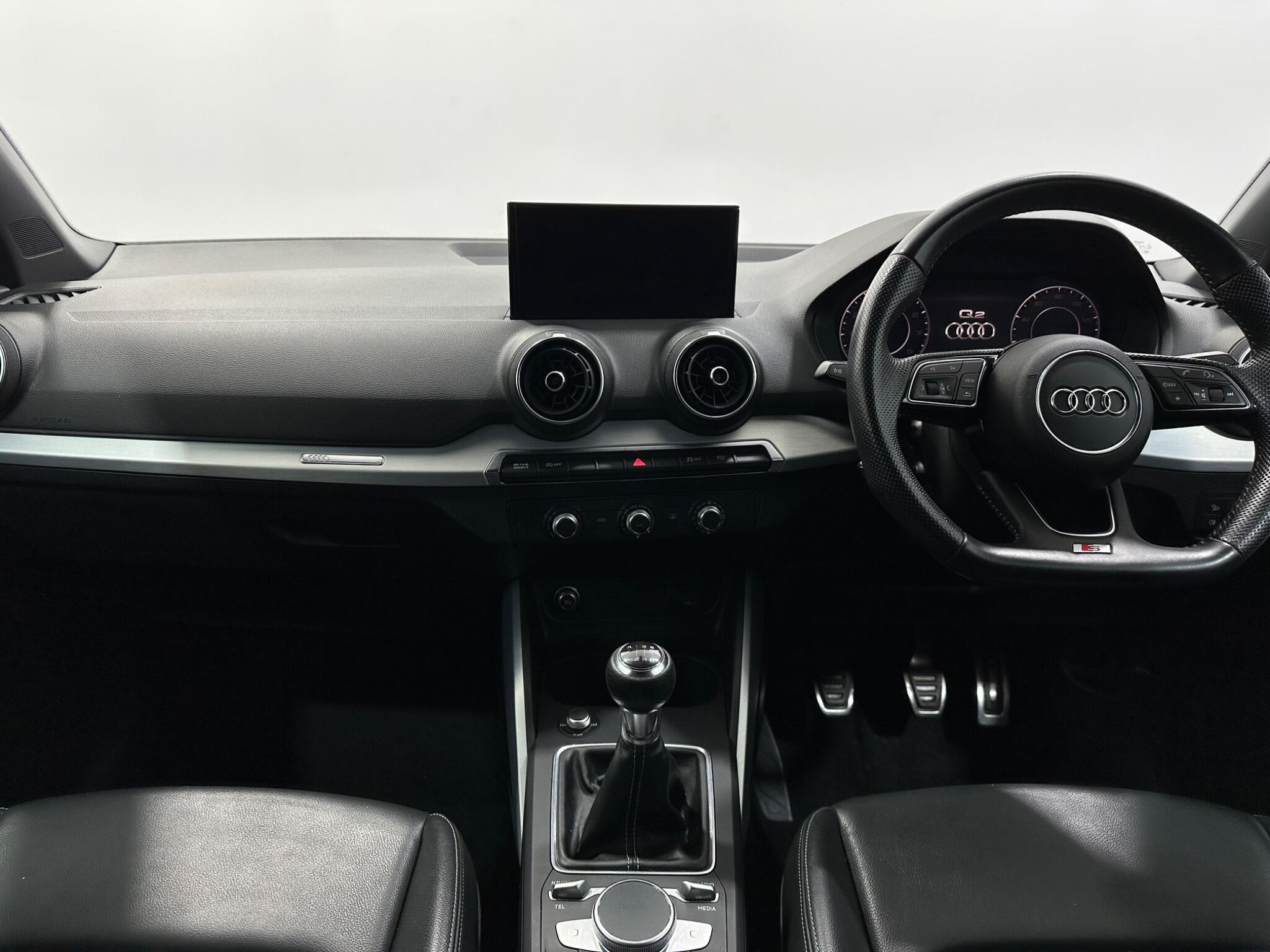 Audi Q2 view 20