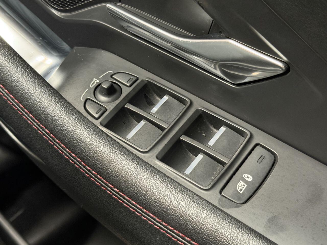 Jaguar E-Pace view 34