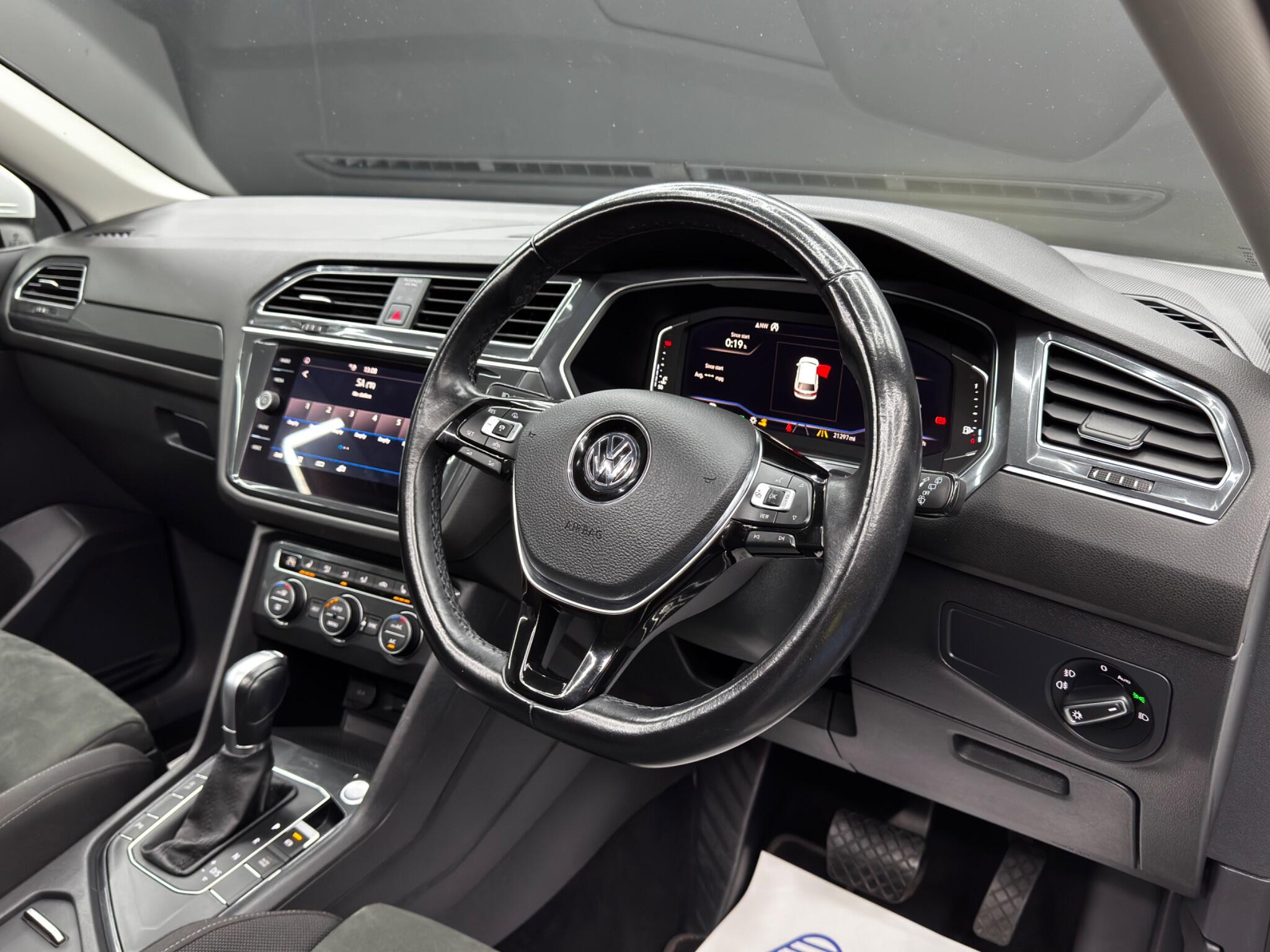 Volkswagen Tiguan Allspace view 9
