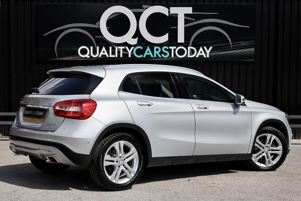 Mercedes-Benz Gla view 11