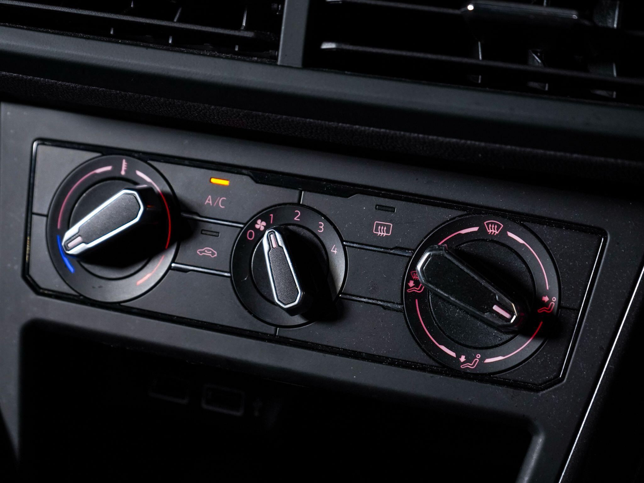 Volkswagen Polo view 16
