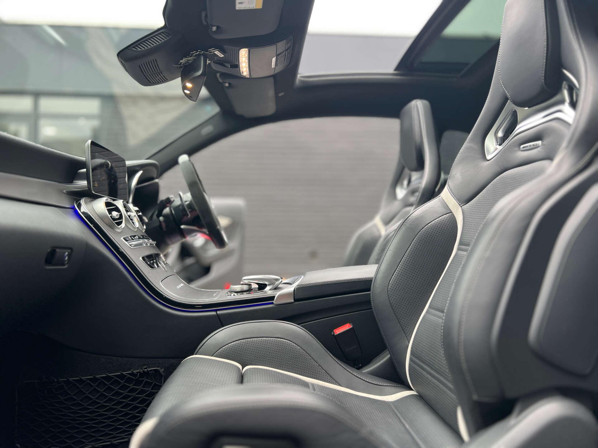 Mercedes-Benz C Class view 34