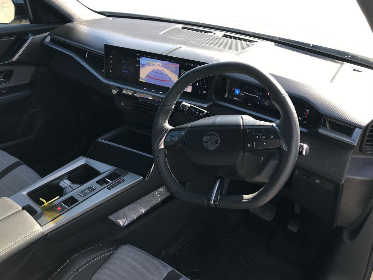 Vauxhall Grandland view 3