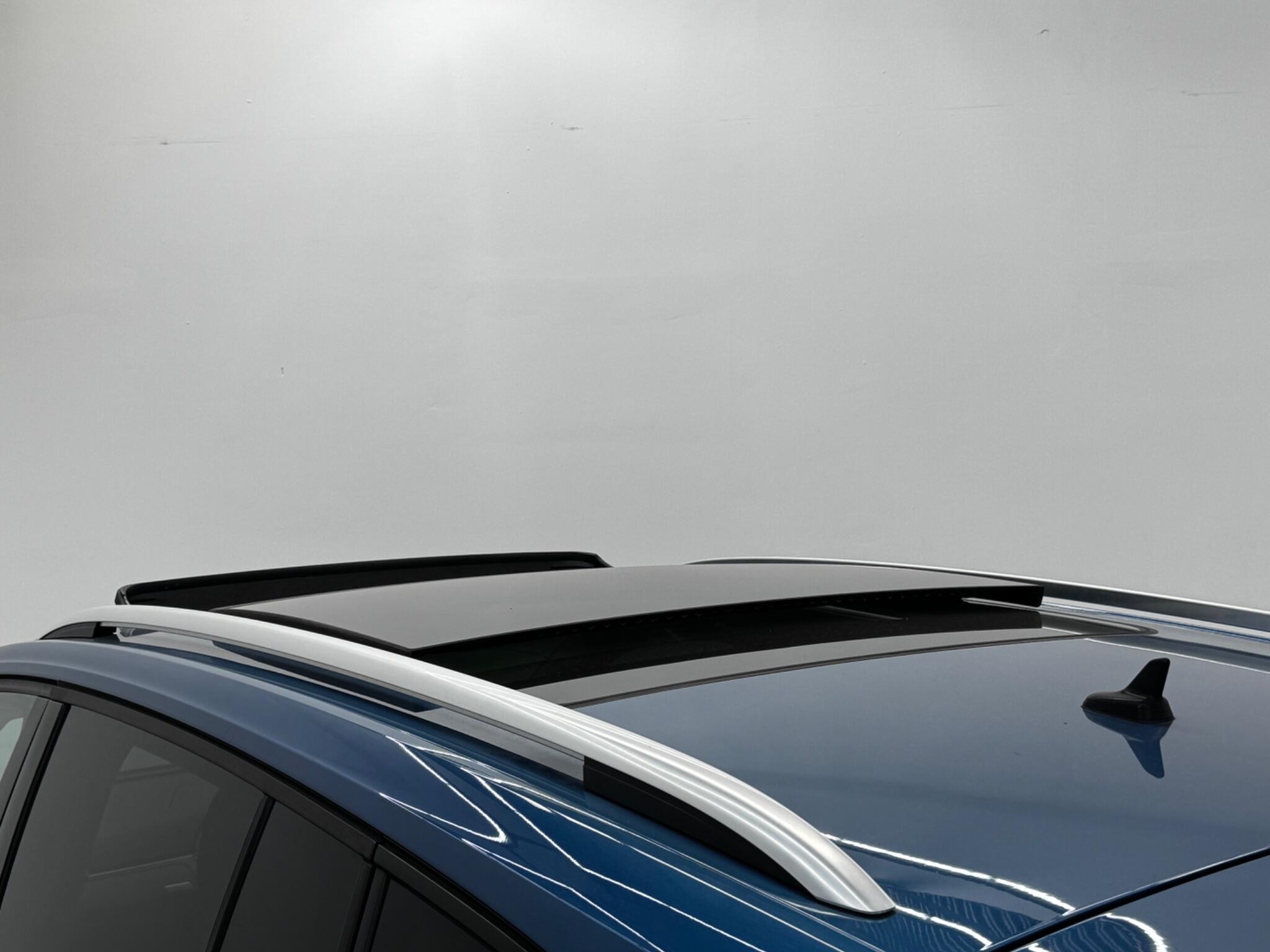 Volkswagen Touran view 17