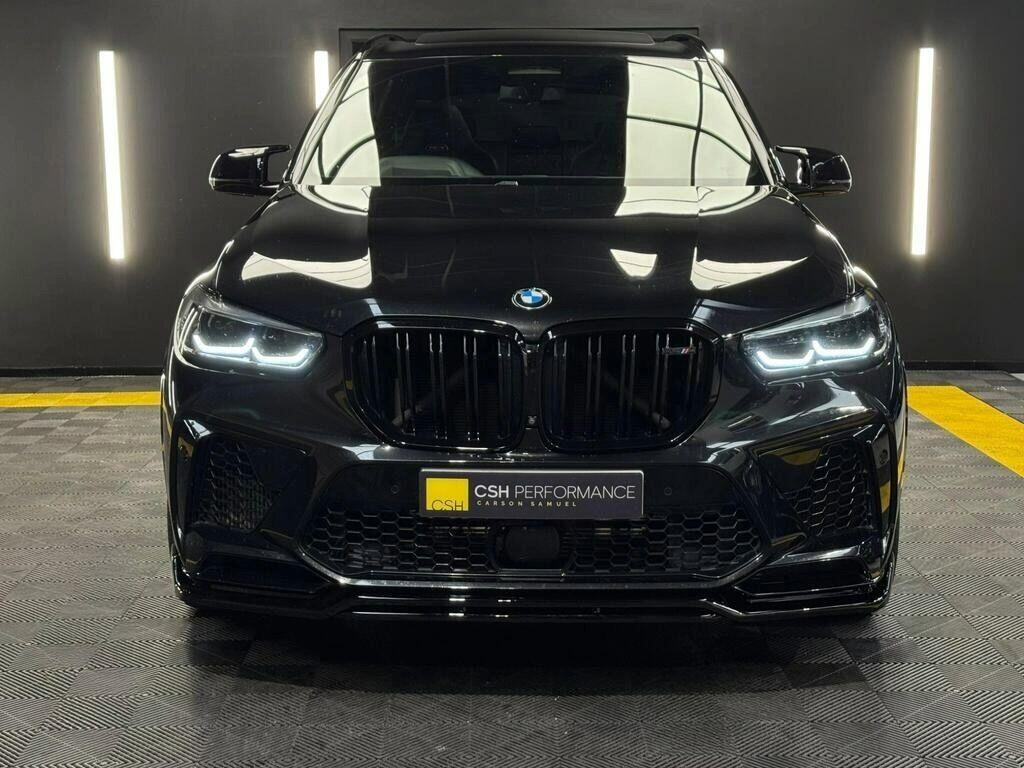 BMW X5 M view 3