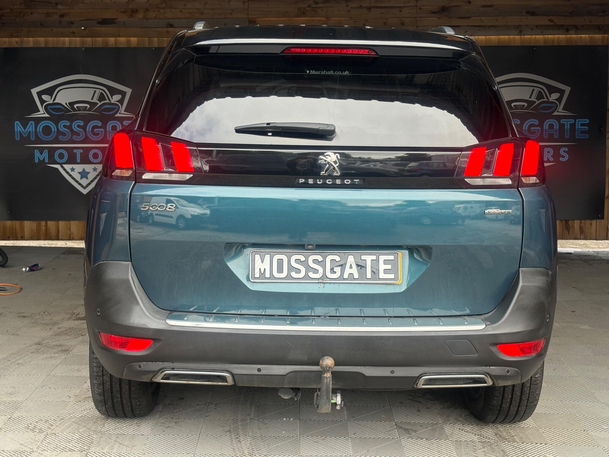 Peugeot 5008 view 9