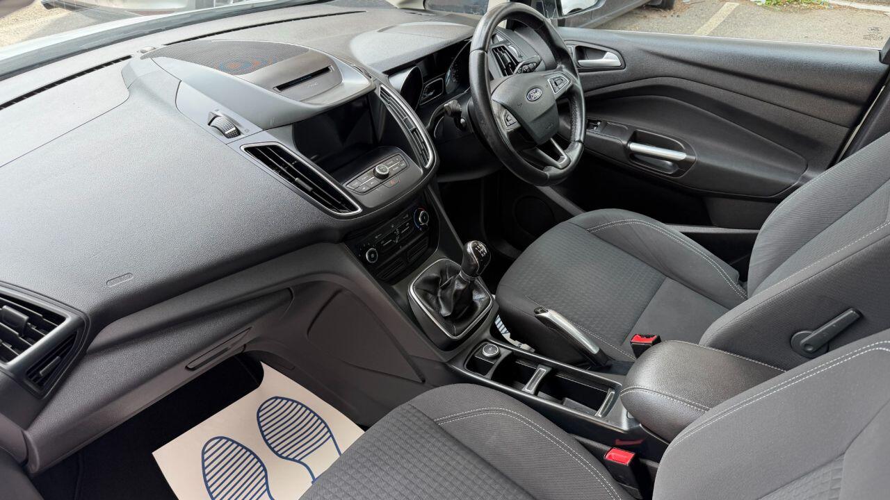 Ford C-Max view 8