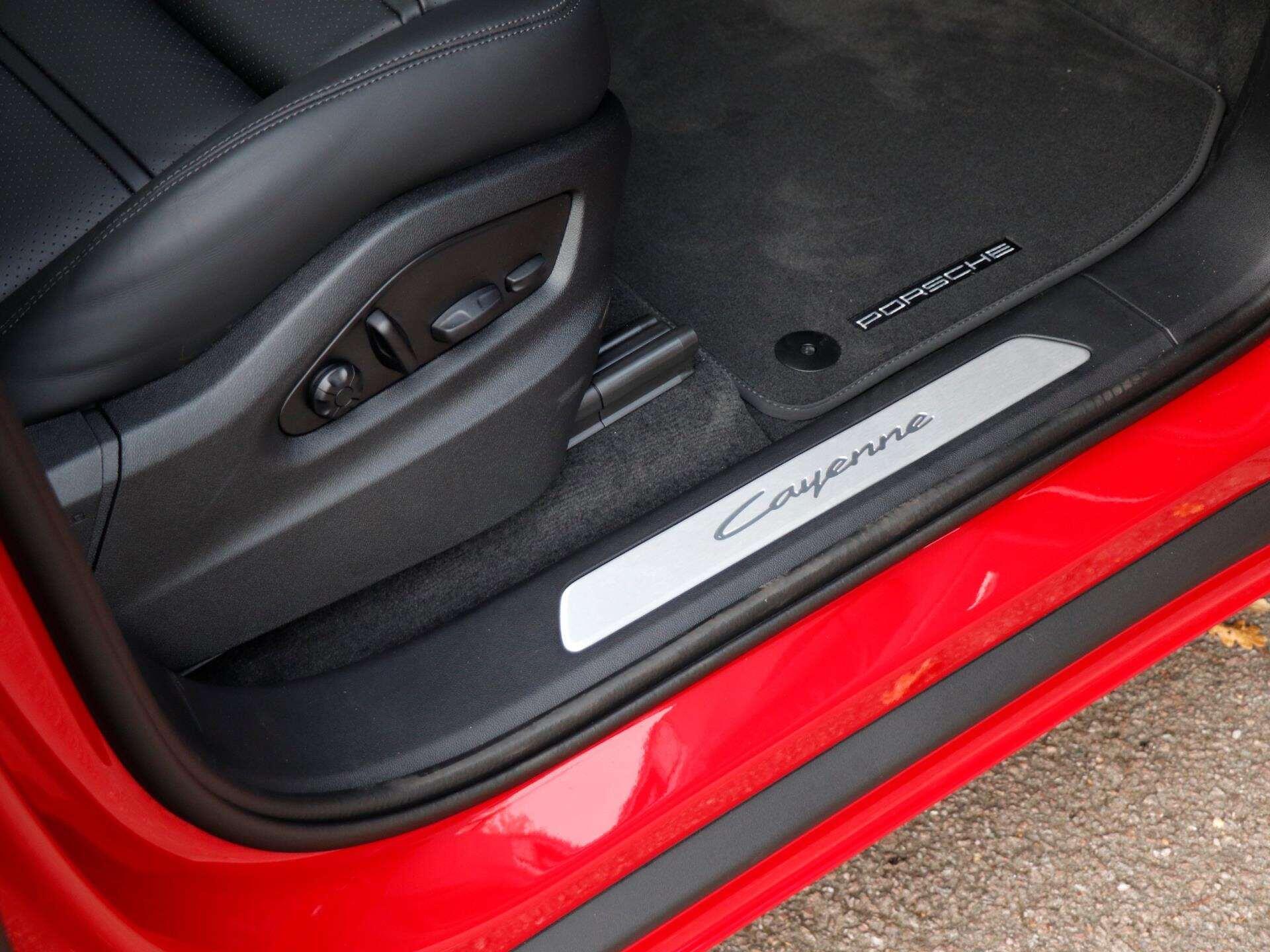 Porsche Cayenne view 22
