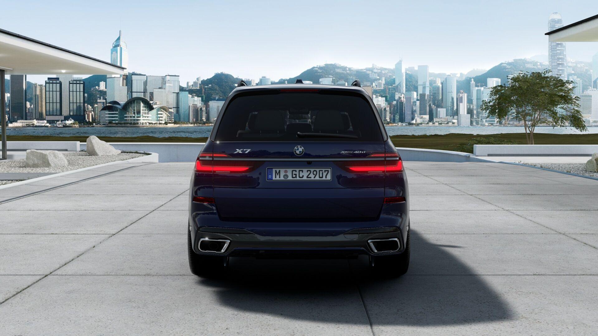 BMW X7 view 5