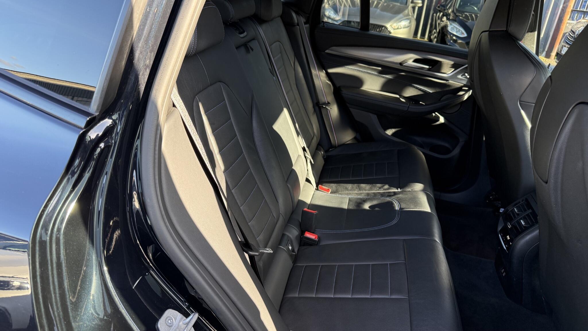BMW X3 view 37