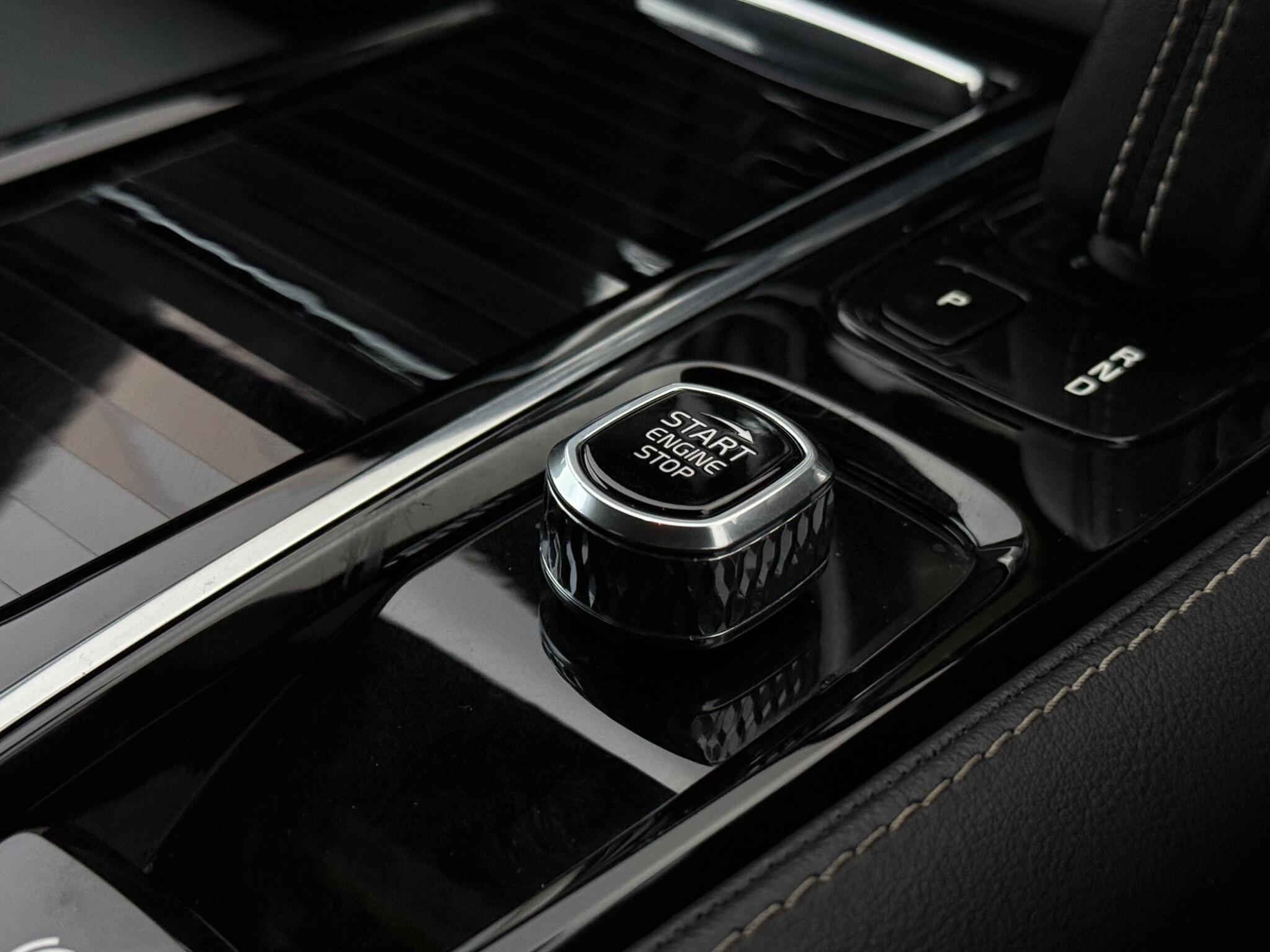 Volvo S60 view 23