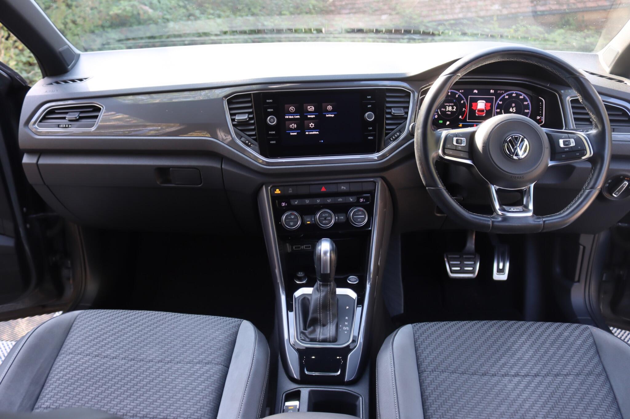 Volkswagen T-Roc view 7