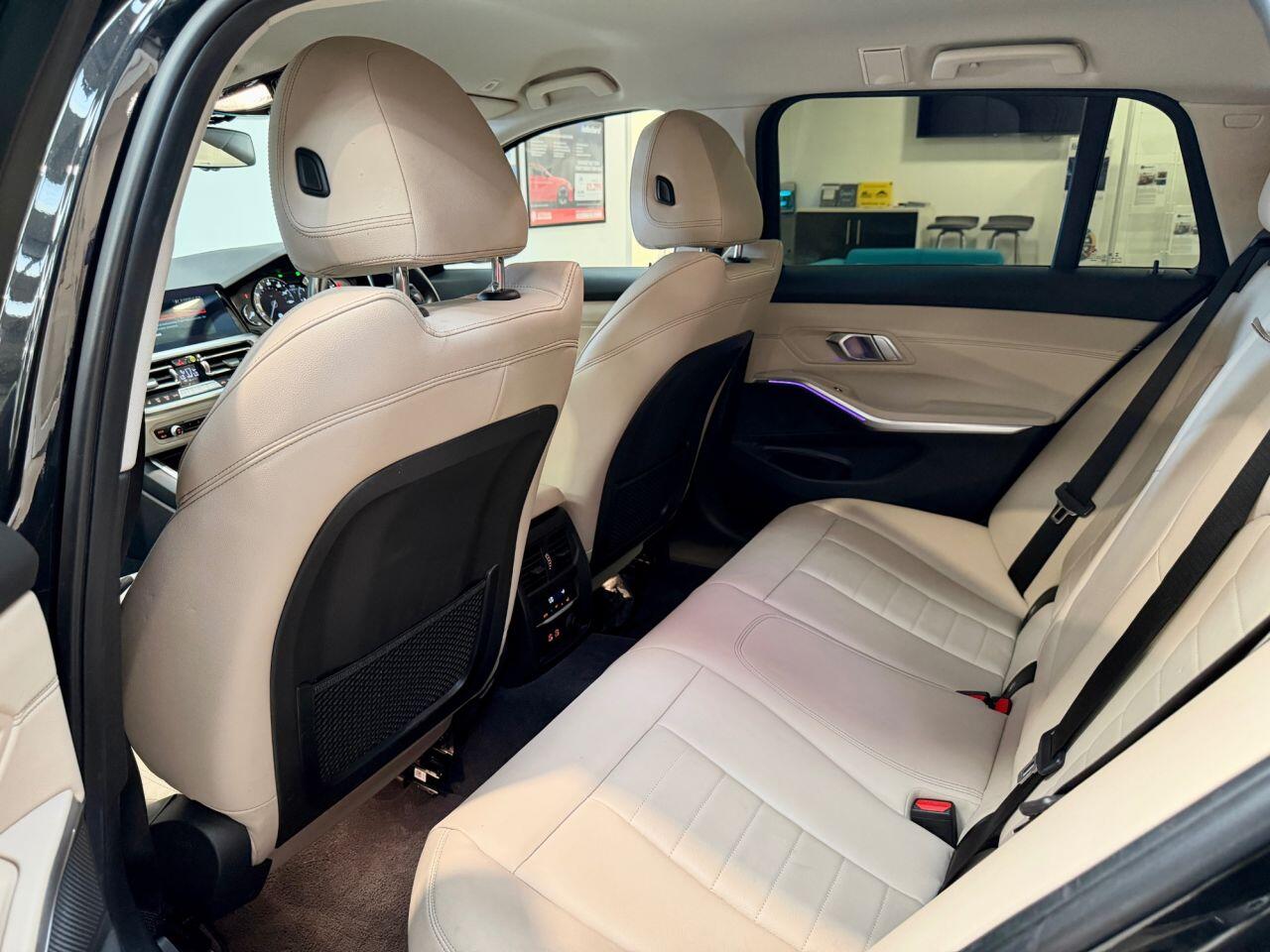 BMW 3 Series view 25