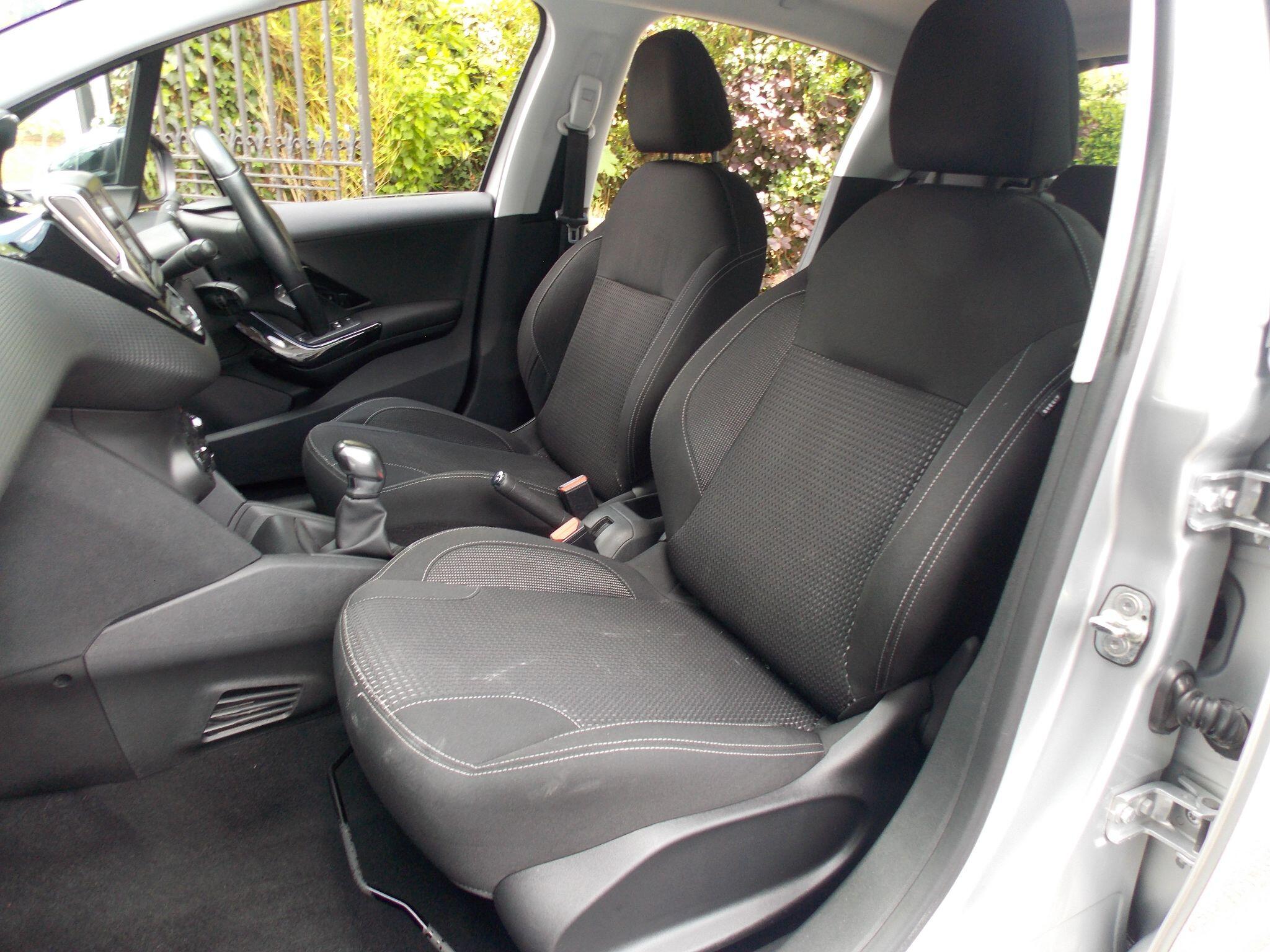 Peugeot 208 view 28