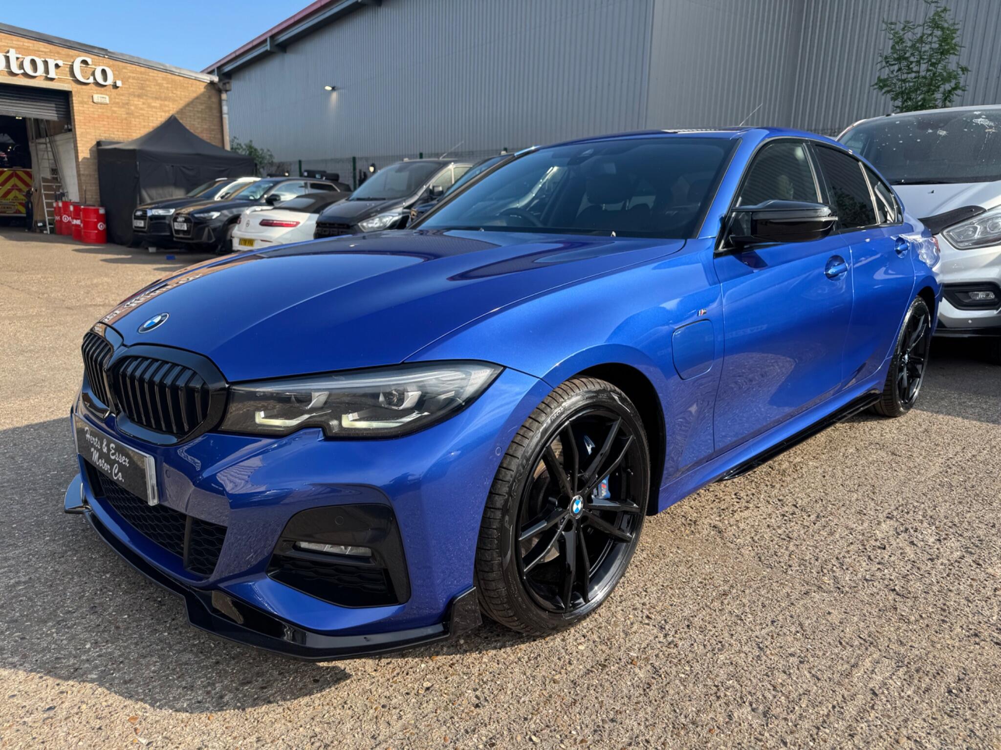 BMW 3 Series view 5