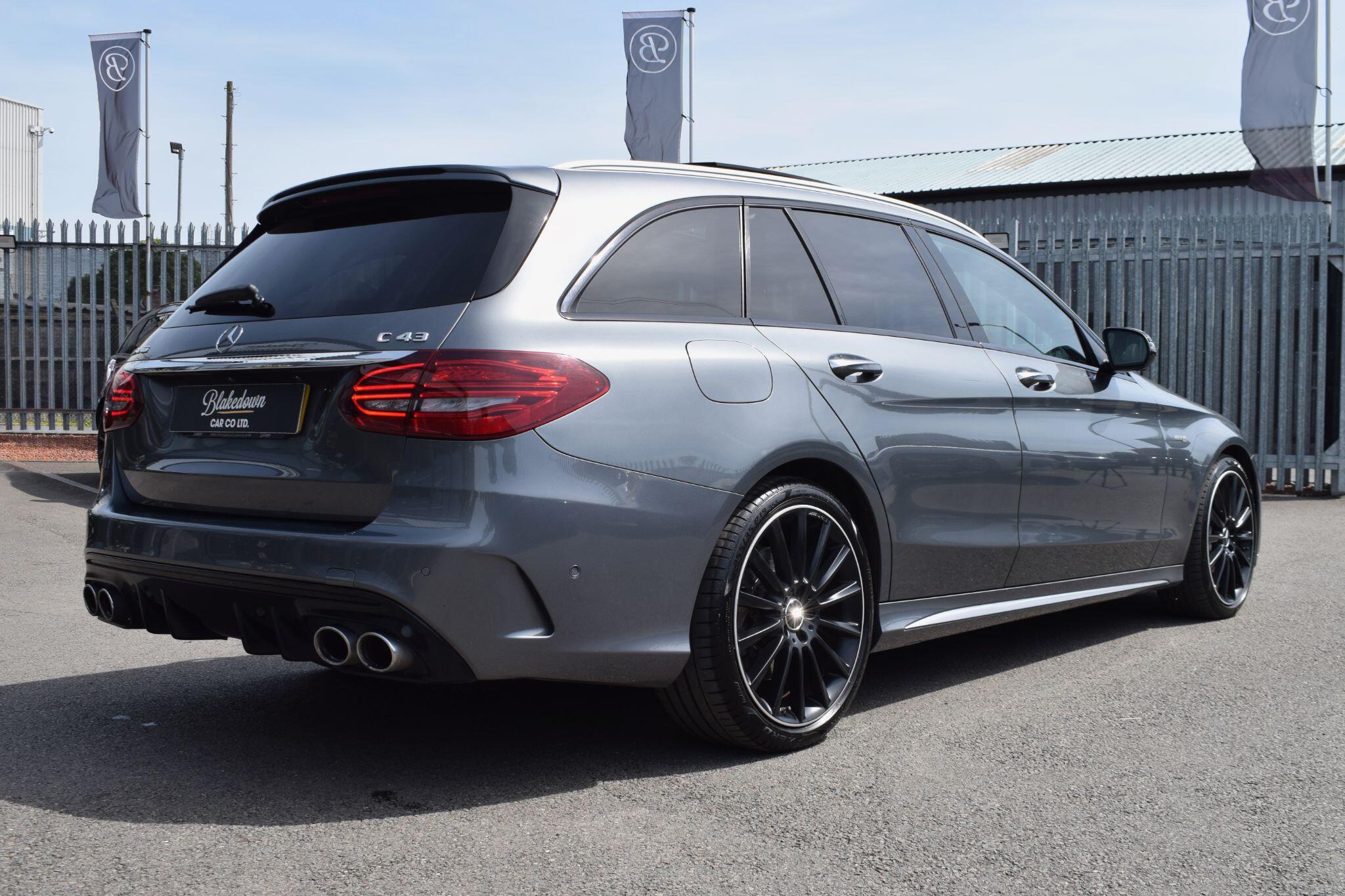 Mercedes-Benz C-Class view 7