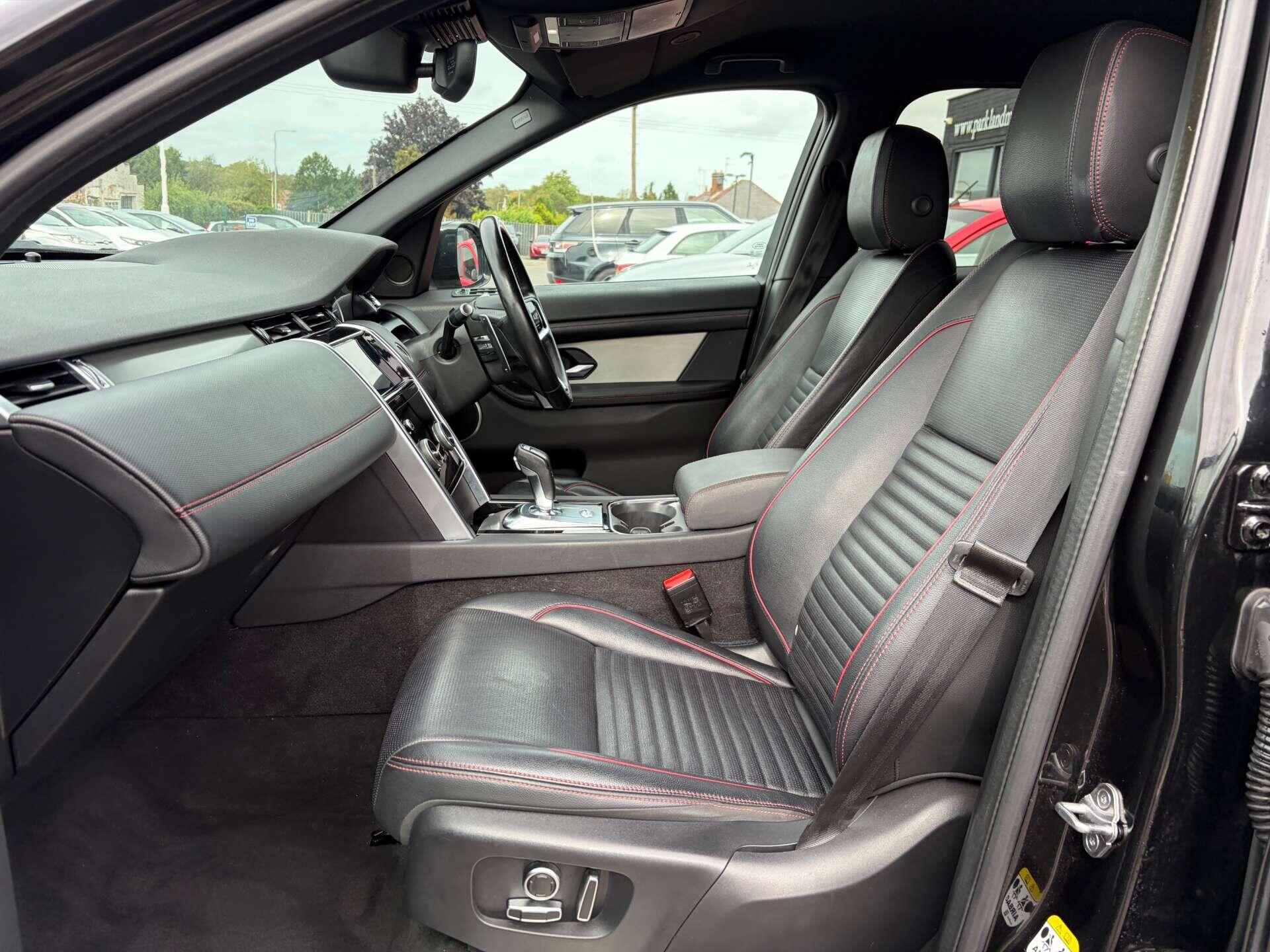 Land Rover Discovery Sport view 15