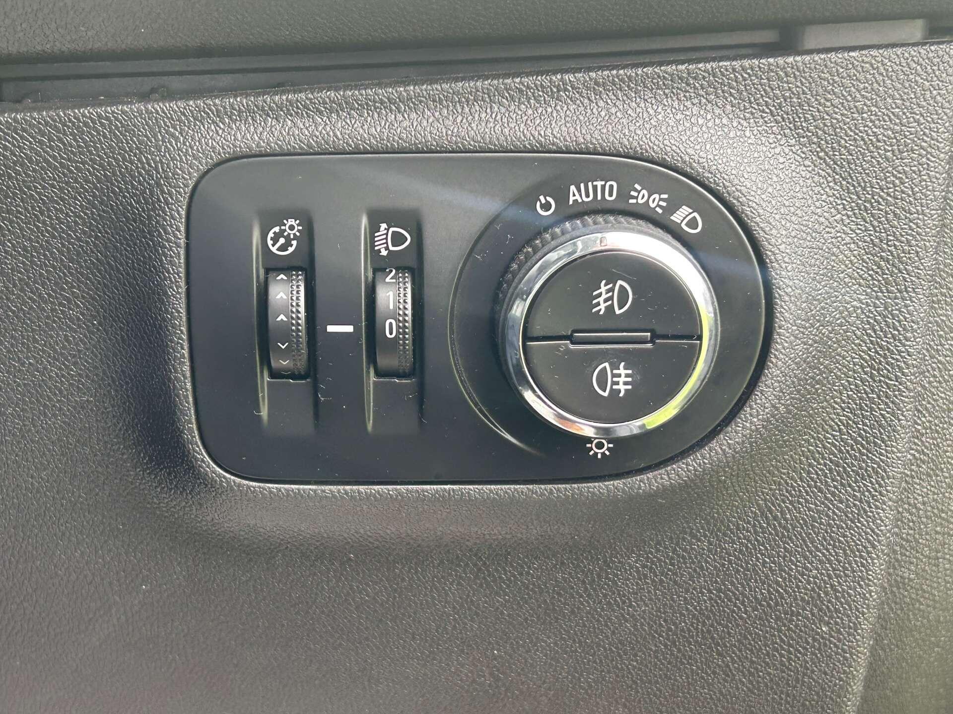 Vauxhall Corsa view 40