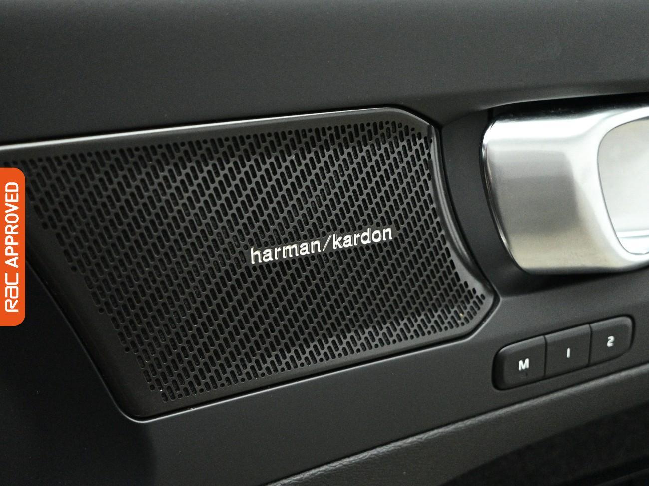 Volvo XC40 view 27