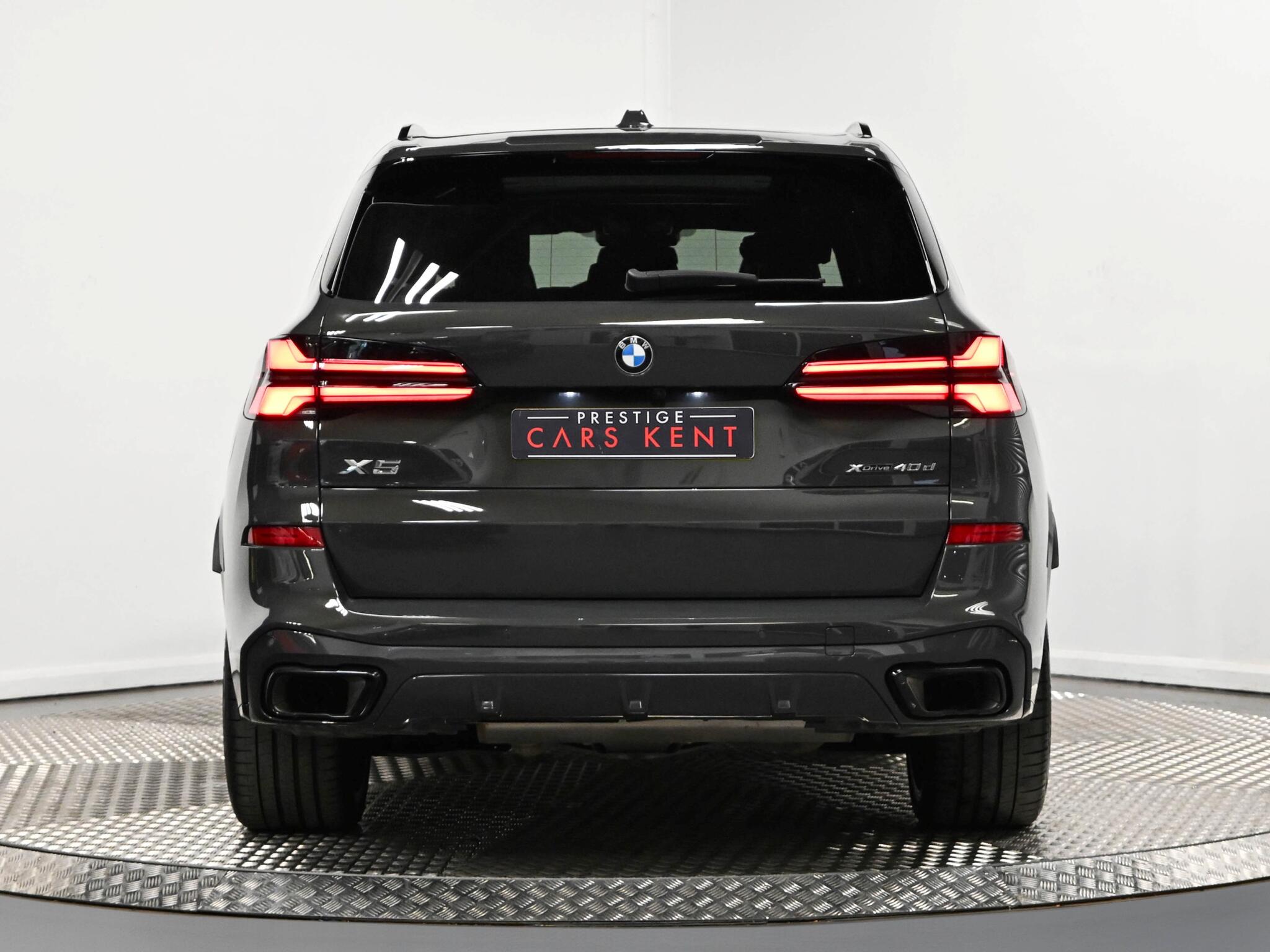 BMW X5 view 6