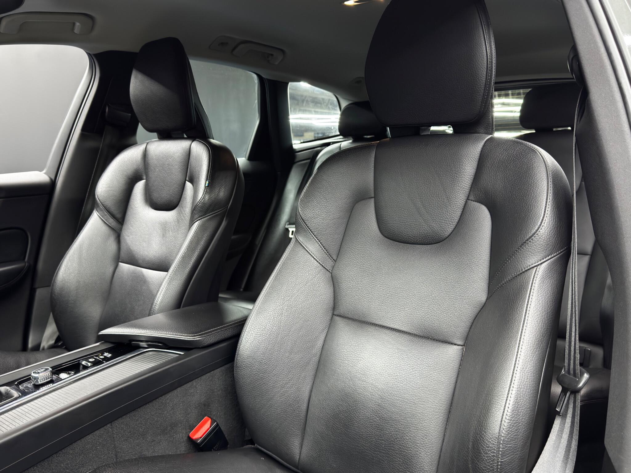 Volvo XC60 view 14
